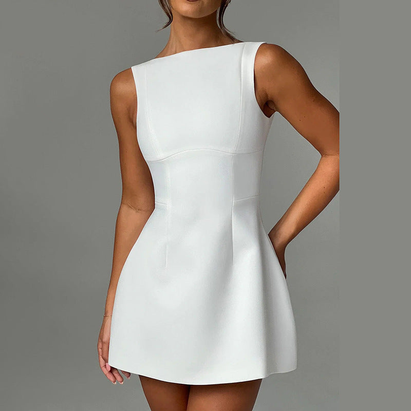 Eclat™ | Robe élégante ajustée – Dos nu et coupe trapèze