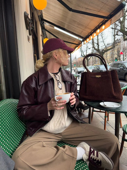 Veste Emmy – L’indispensable pièce cuir au twist moderne