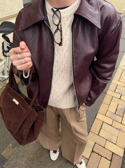 Veste Emmy – L’indispensable pièce cuir au twist moderne