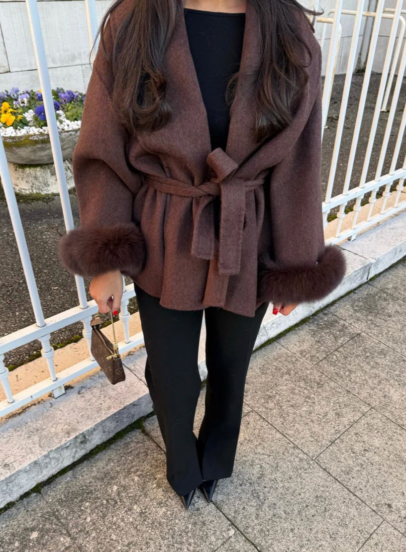 Éclat™ – Manteau Élégant en Laine, Détails Fourrure Amovibles