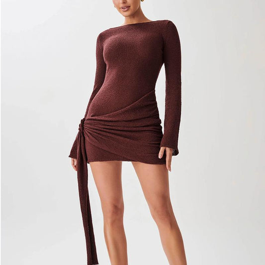 Eclat™ | Mini-robe ajustée – Tissu texturé et fente nouée sur le devant