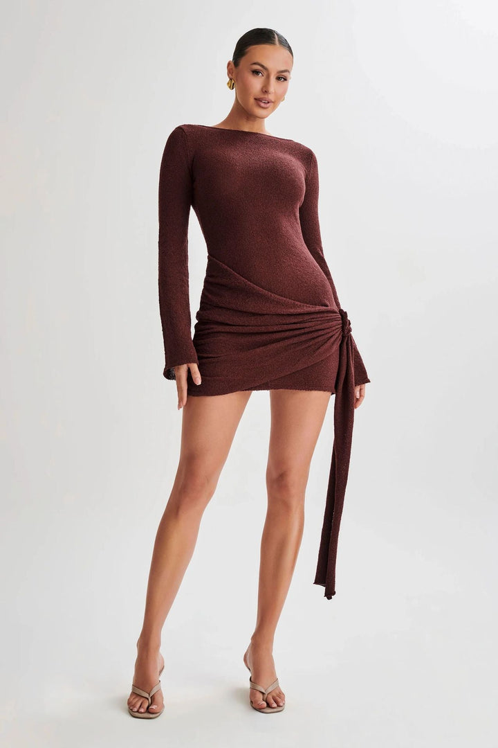 Eclat™ | Mini-robe ajustée – Tissu texturé et fente nouée sur le devant