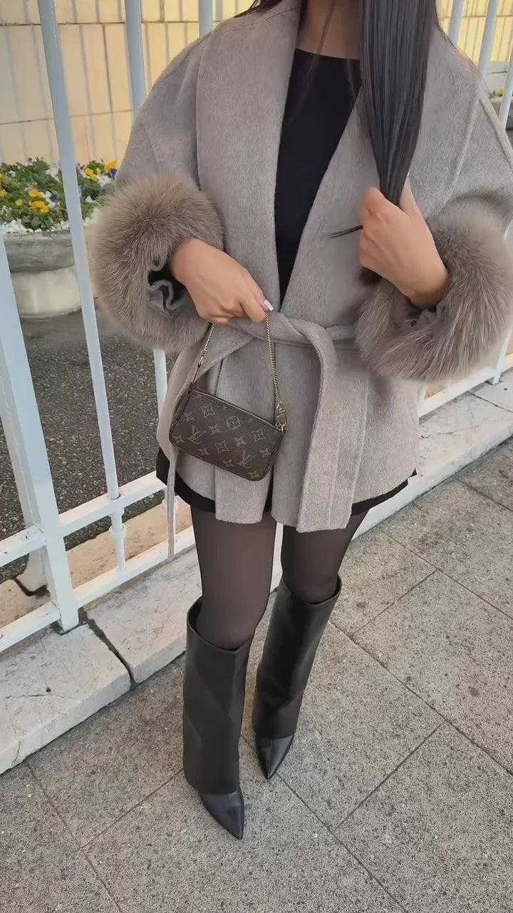 Éclat™ – Manteau Élégant en Laine, Détails Fourrure Amovibles